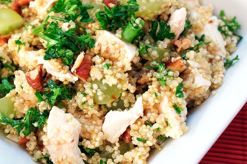 Ensalada de quinoa y pollo: Saludable y deliciosa · Recetas Fáciles