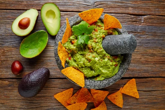 Cómo Hacer el Mejor Guacamole Casero Auténticamente Mexicano