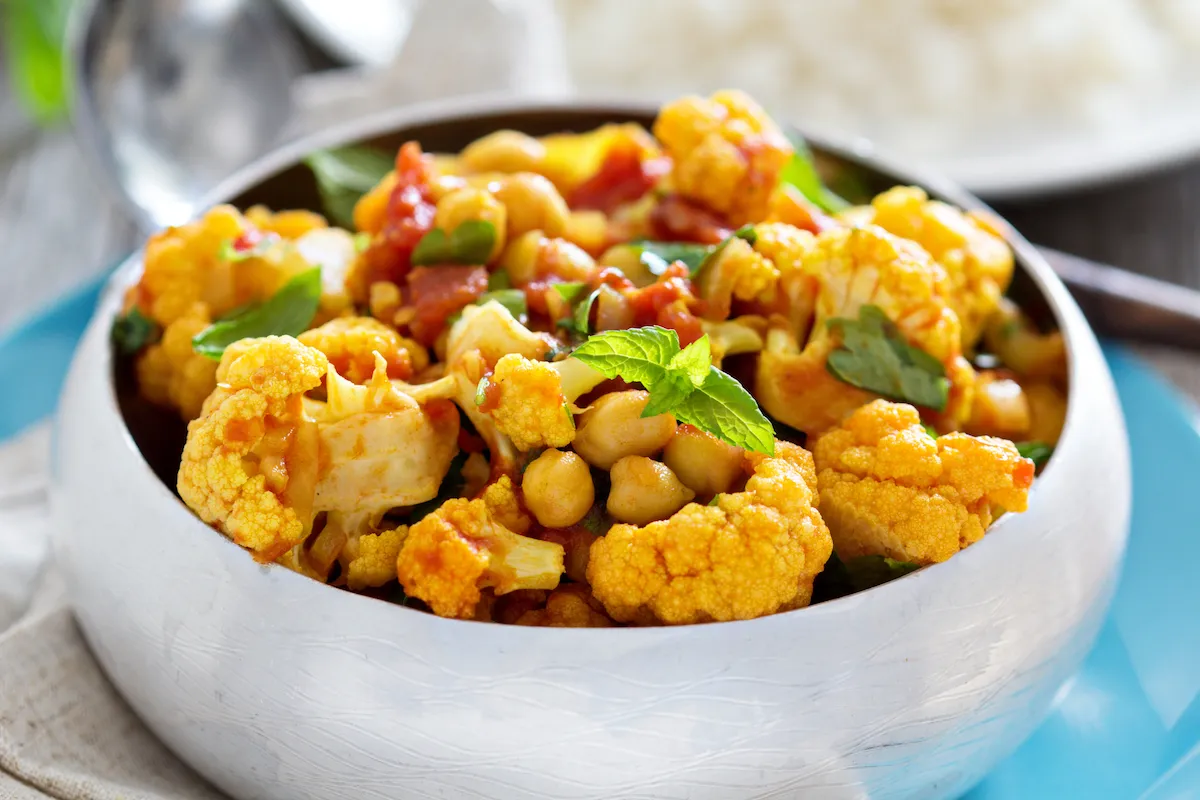 Coliflor-al-Curry-con-Garbanzos-Un-viaje-de-sabores