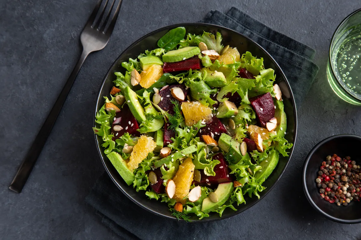 Ensalada Vegana de Naranja, Aguacate y Tofu