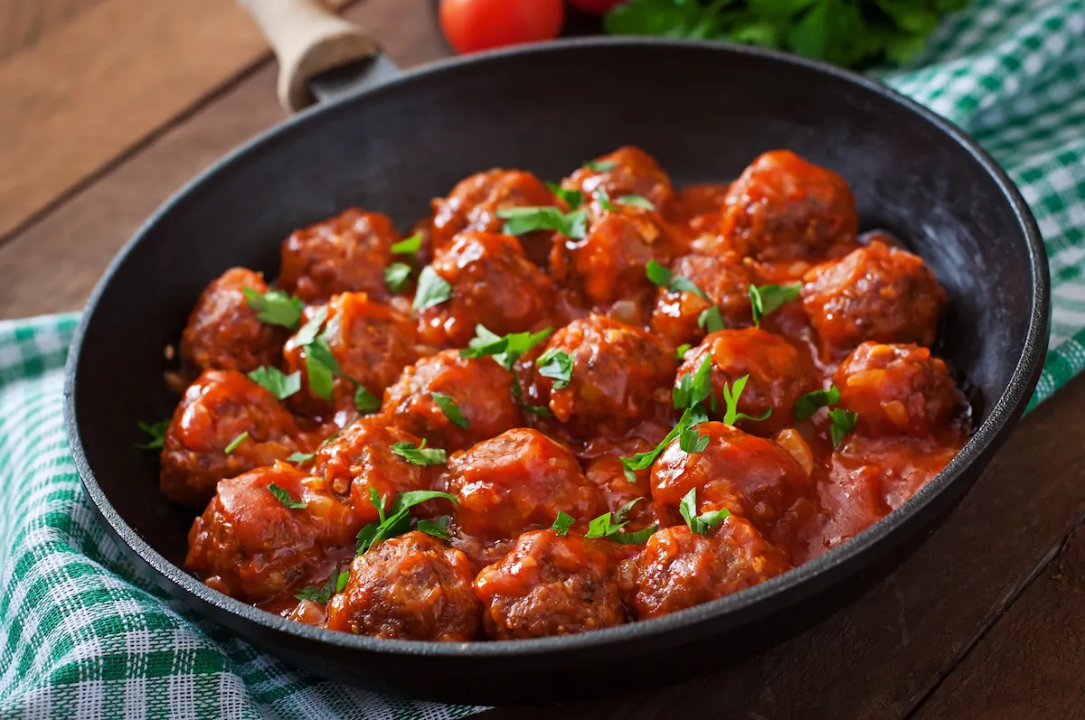 albóndigas en salsa de la abuela