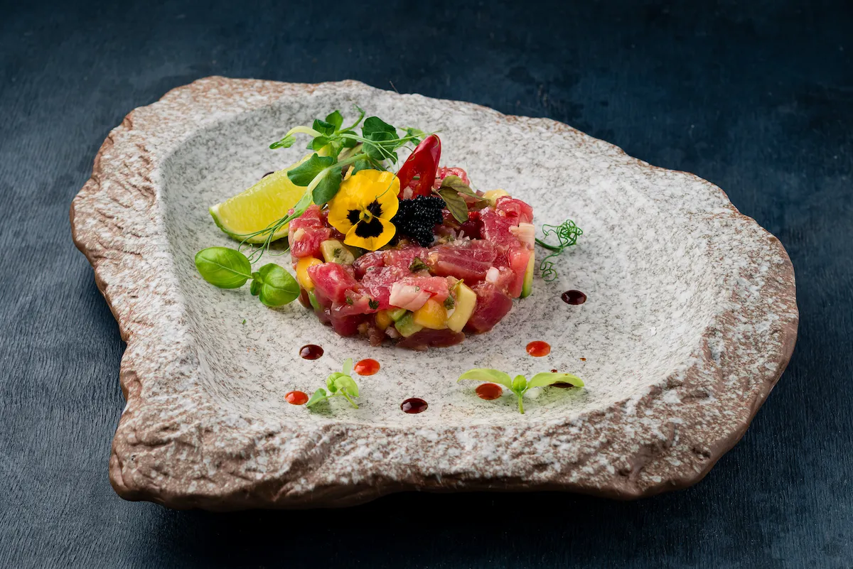 Tartar de Atún Fresco: Una Delicacia Ligera y Saludable