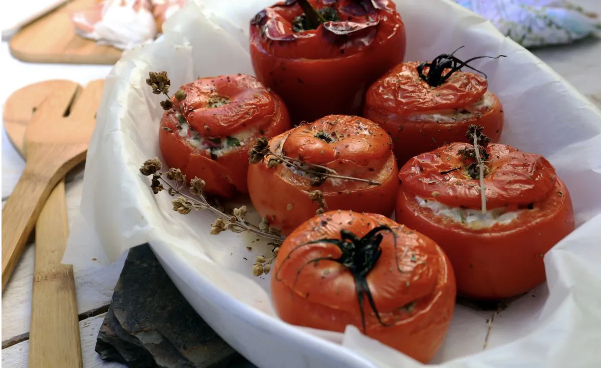 Tomates Rellenos de Atún al Horno: Un Clásico Reinventado